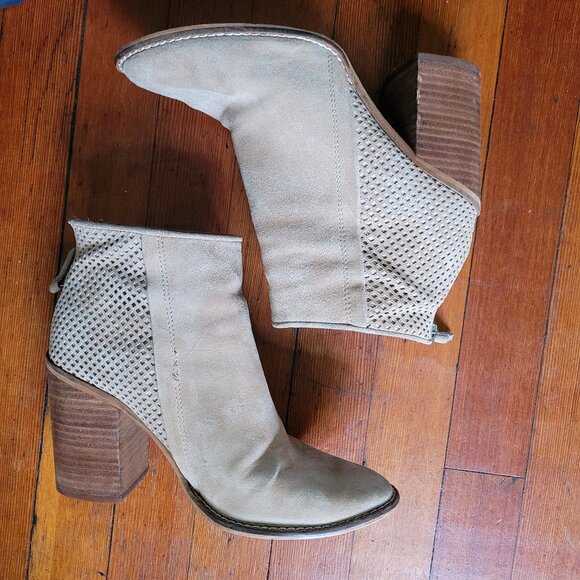 Suede Steve Madden Taupe "Replay" Booties, sz 7 - Picture 4 of 14
